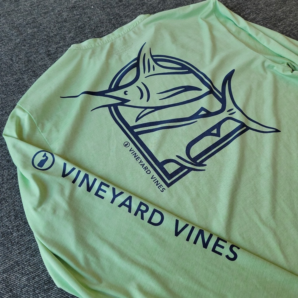 Vineyard Vines Performance Fishing Swim Shirt Men's Medium Green Long Sleeve